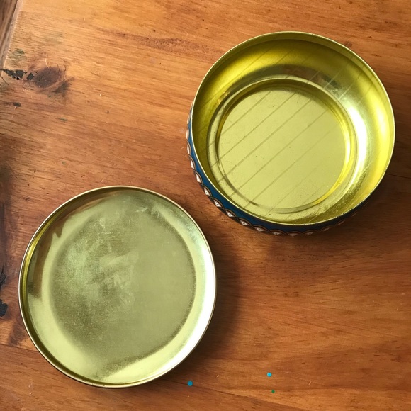 vintage cleo wrap tin container - Picture 3 of 6